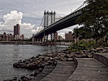 A unique photo of the Brooklyn Bridge